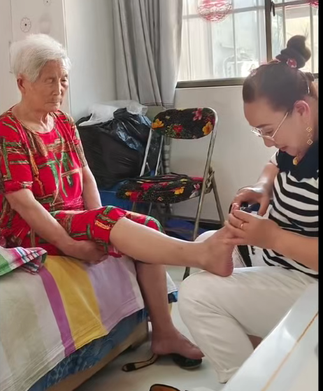 河南安阳北郭集村王青用行动诠释孝为德之本